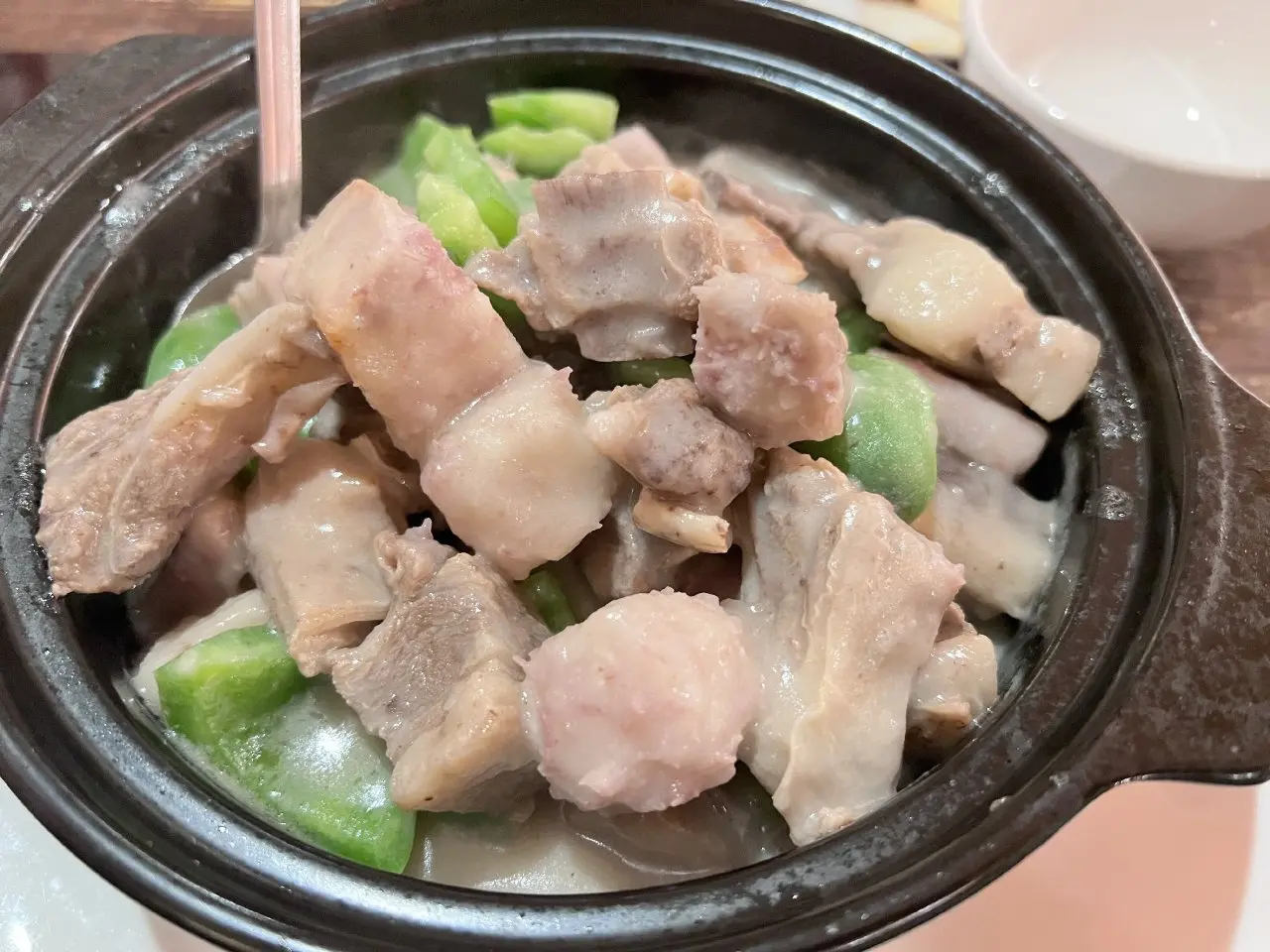 Braised Meat with Taro and Green Peppers in Clay Pot